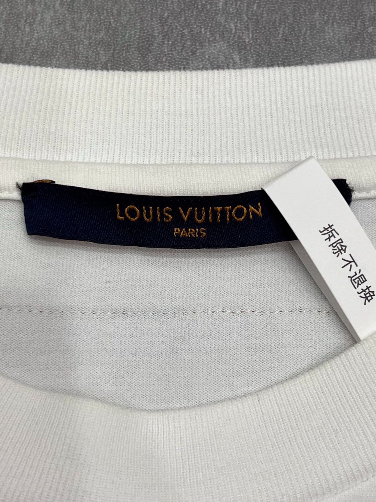 Louis Vuitton Louis Vuitton Retro White T-Shirt xxl Men Size US XXL / EU 58 / 5 - 4 Thumbnail