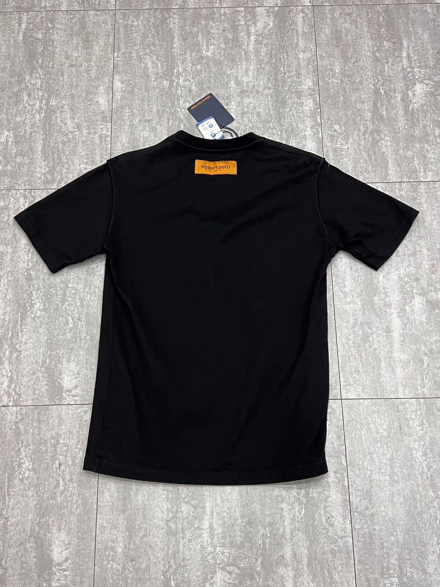Louis Vuitton Louis Vuitton Black T-Shirt l Men Size US L / EU 52-54 / 3 - 2 Thumbnail