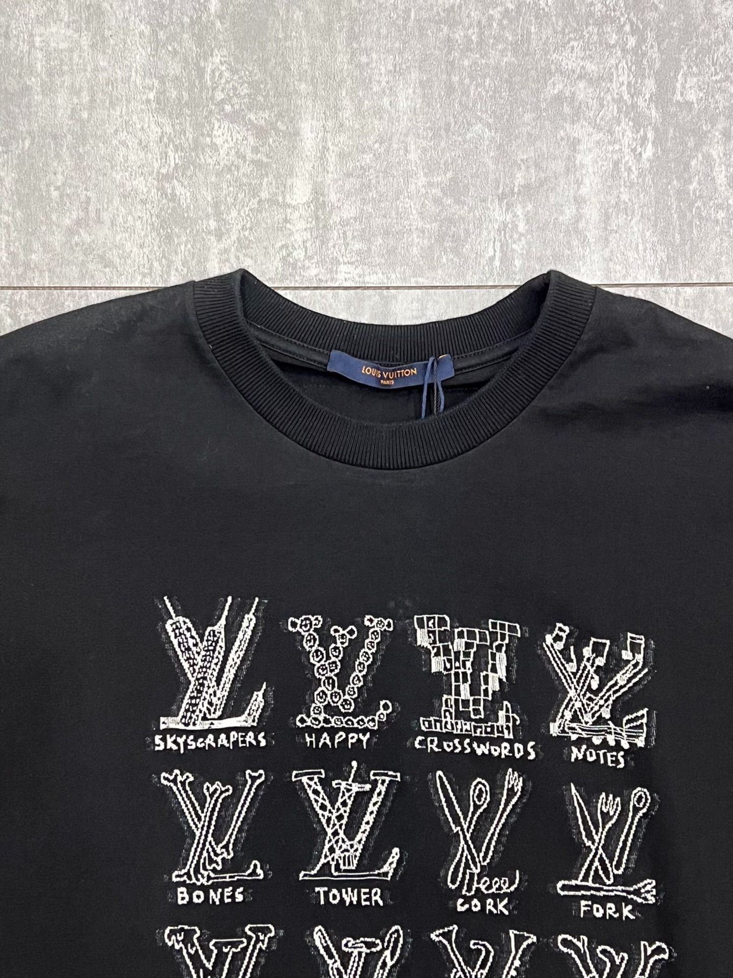 Louis Vuitton Louis Vuitton Black T-Shirt l Men Size US L / EU 52-54 / 3 - 3 Thumbnail