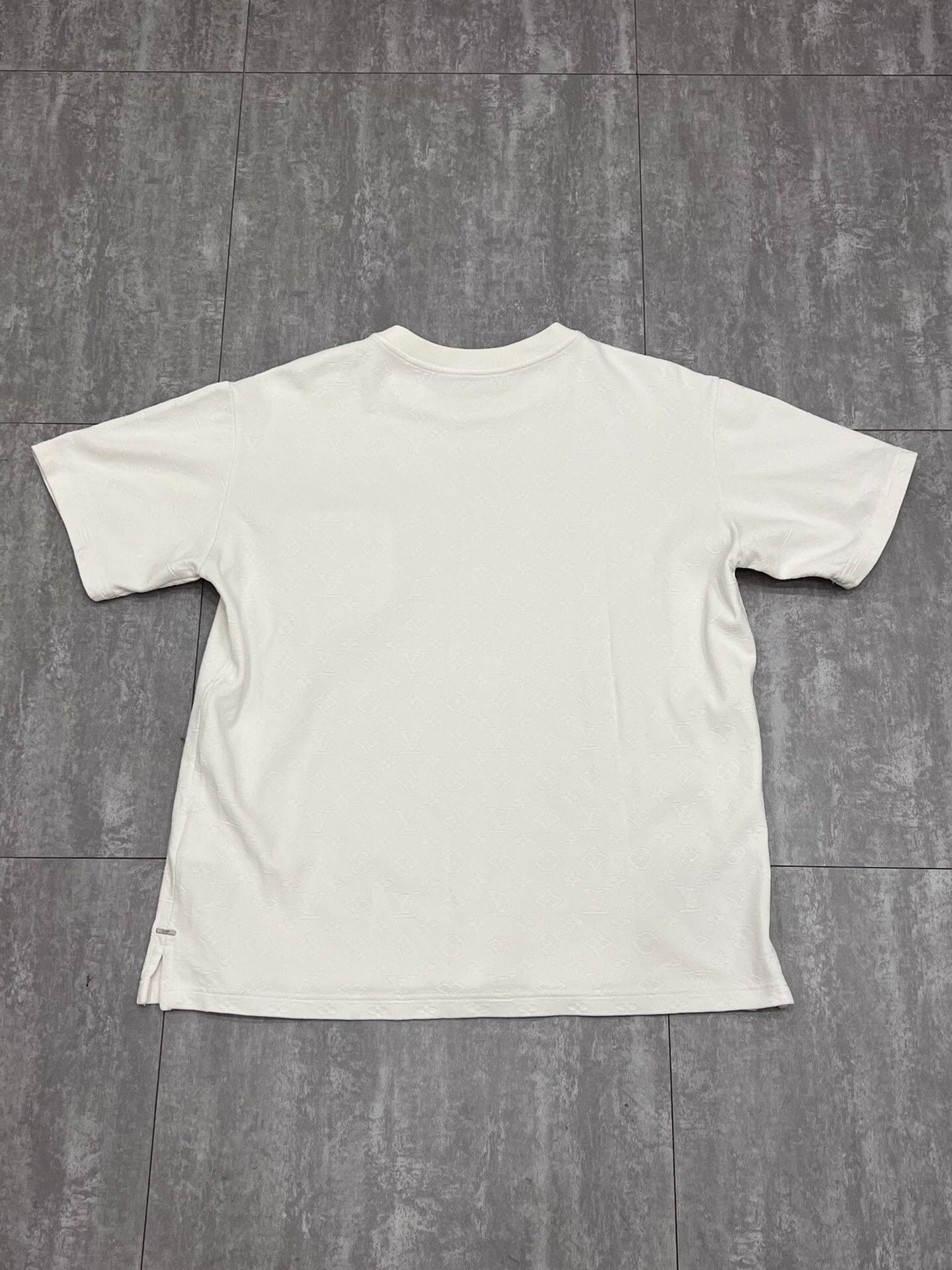 Louis Vuitton Louis Vuitton White T-Shirt xl Men Size US XL / EU 56 / 4 - 2 Thumbnail