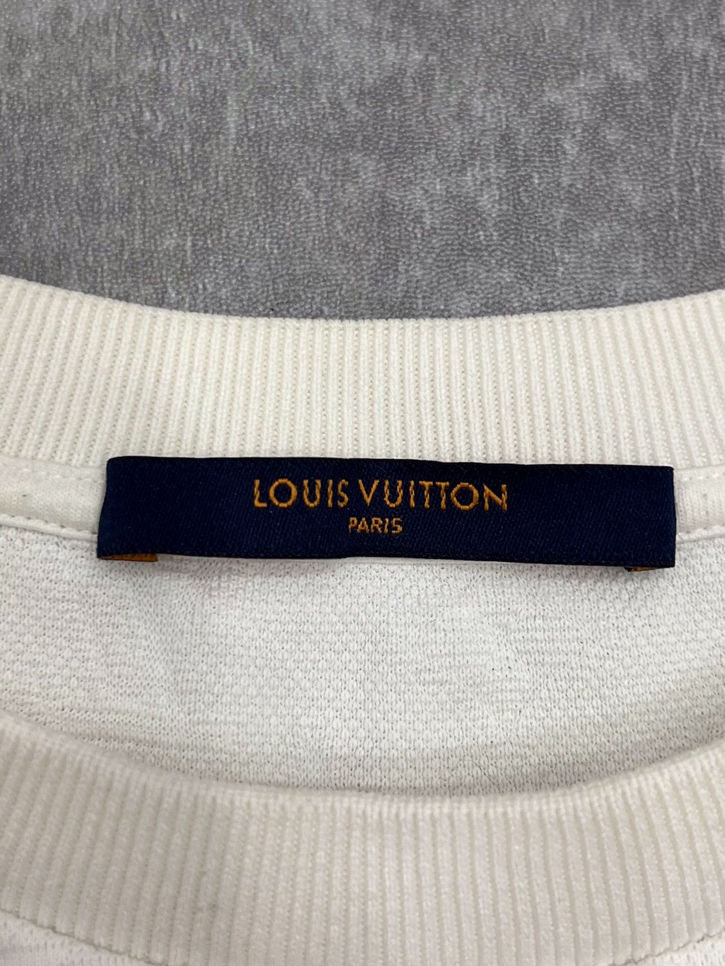 Louis Vuitton Louis Vuitton White T-Shirt xl Men Size US XL / EU 56 / 4 - 4 Thumbnail
