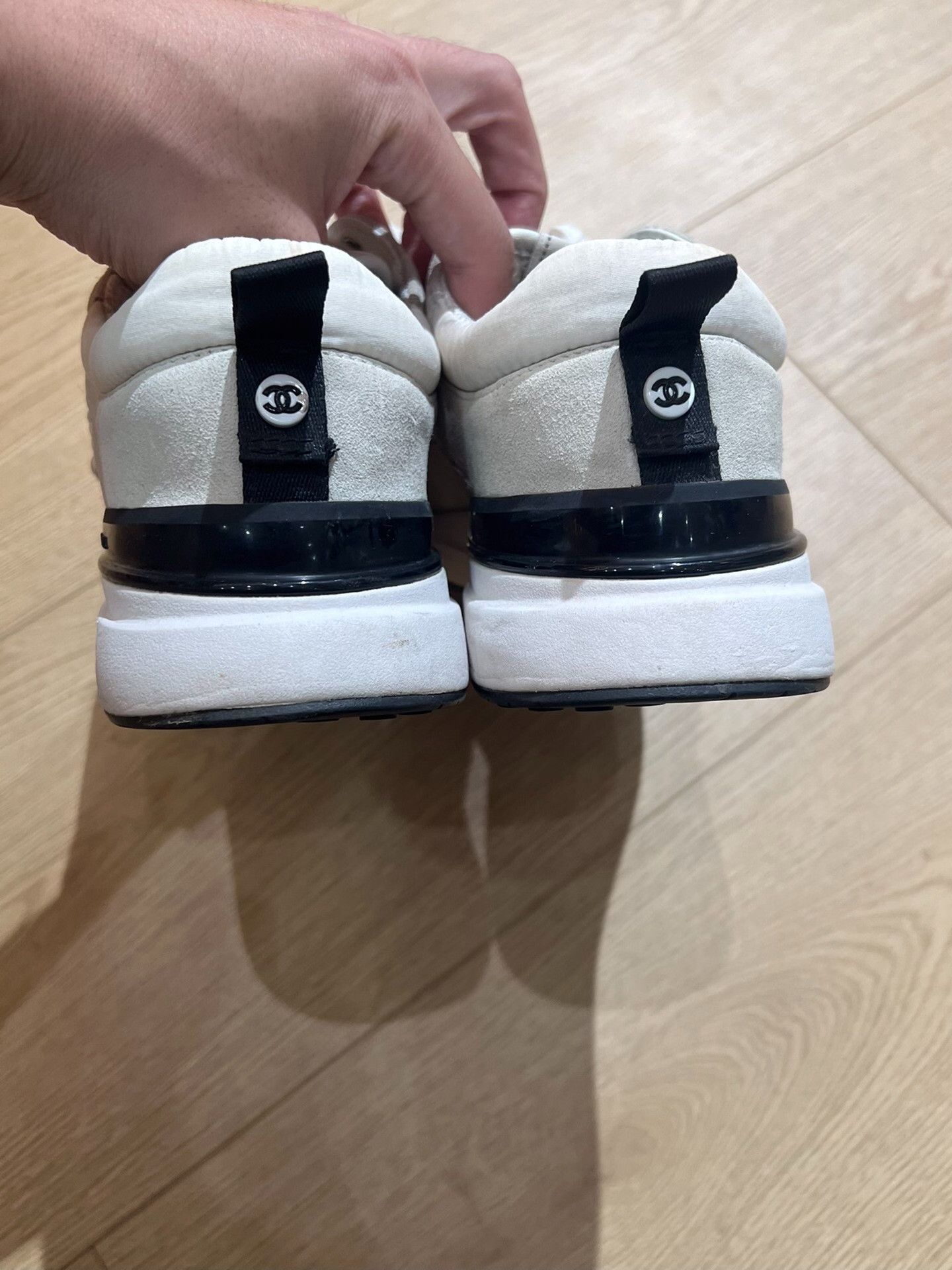 Chanel Chanel Casual White Lowtop Sneakers us_7-5 Women Size US 7.5 / IT 37.5 - 5 Thumbnail