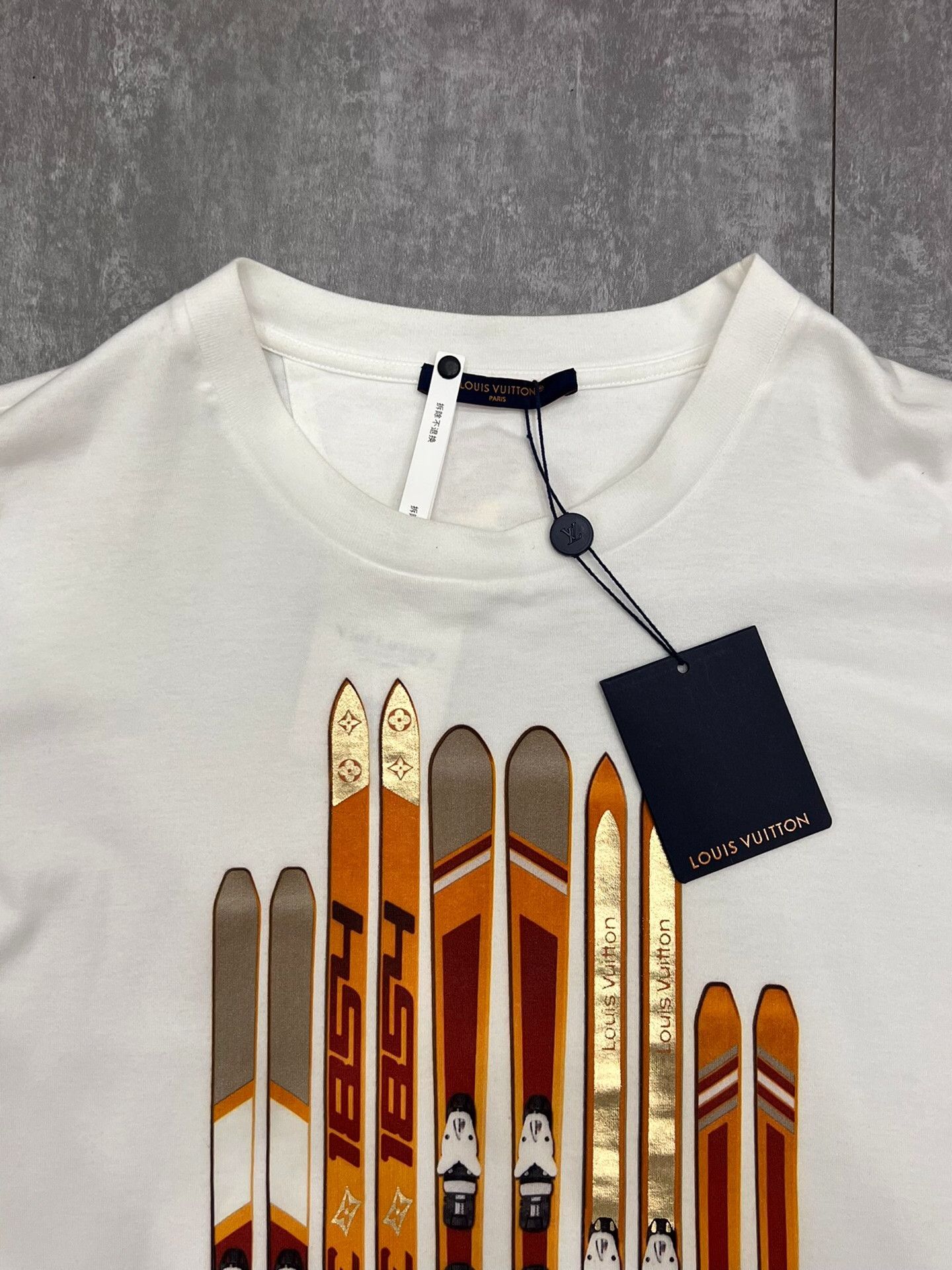 Louis Vuitton Louis Vuitton Printed T-Shirt xs Men Size US XS / EU 42 / 0 - 3 Thumbnail