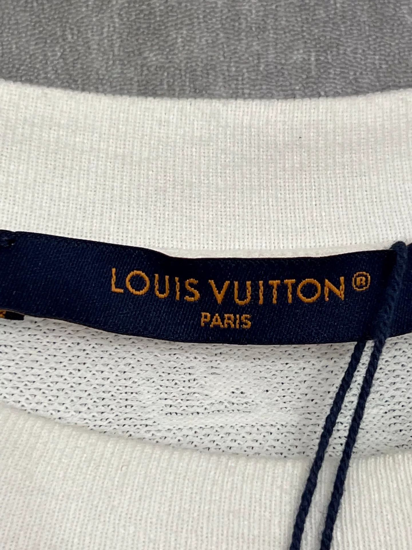 Louis Vuitton Louis Vuitton Floral White T-Shirt l Men Size US L / EU 52-54 / 3 - 4 Thumbnail