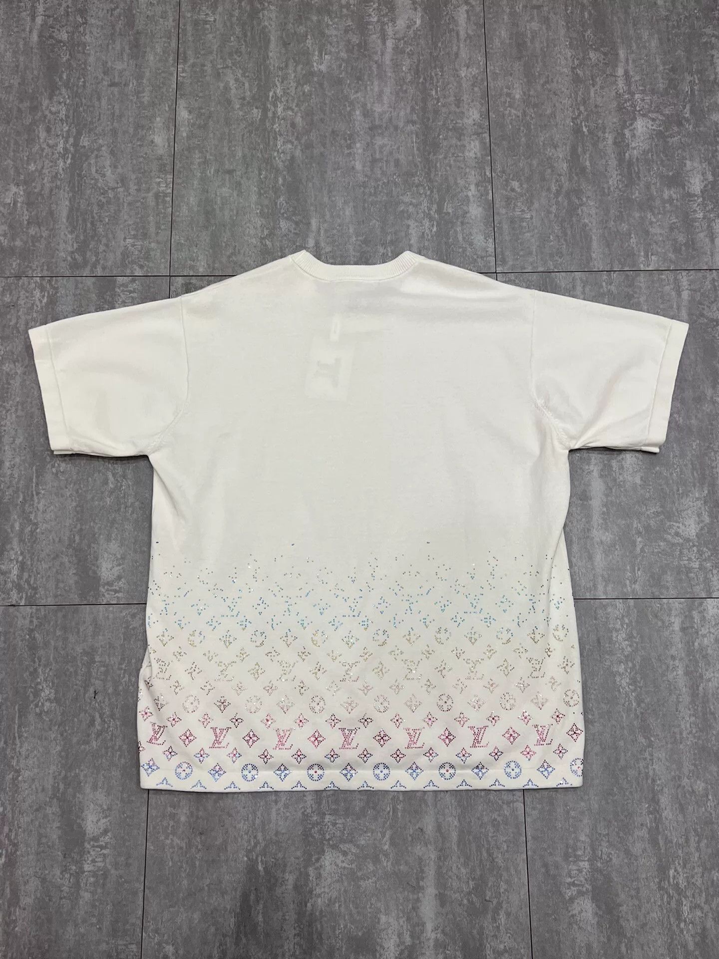 Louis Vuitton Louis Vuitton Tie-Dye Gradient Multi T-Shirt m Men Size US M / EU 48-50 / 2 - 2 Thumbnail