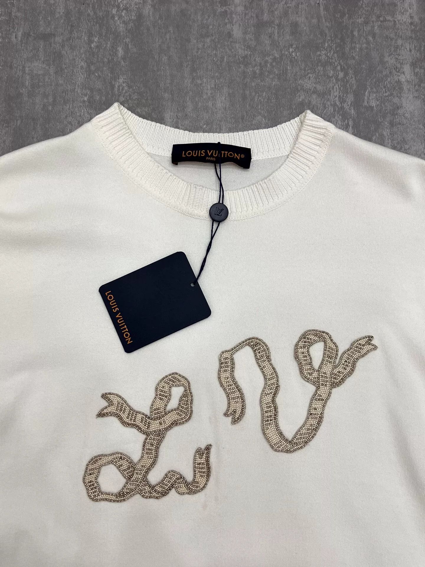 Louis Vuitton Louis Vuitton Limited Embroidered White T-Shirt l Men Size US L / EU 52-54 / 3 - 3 Thumbnail