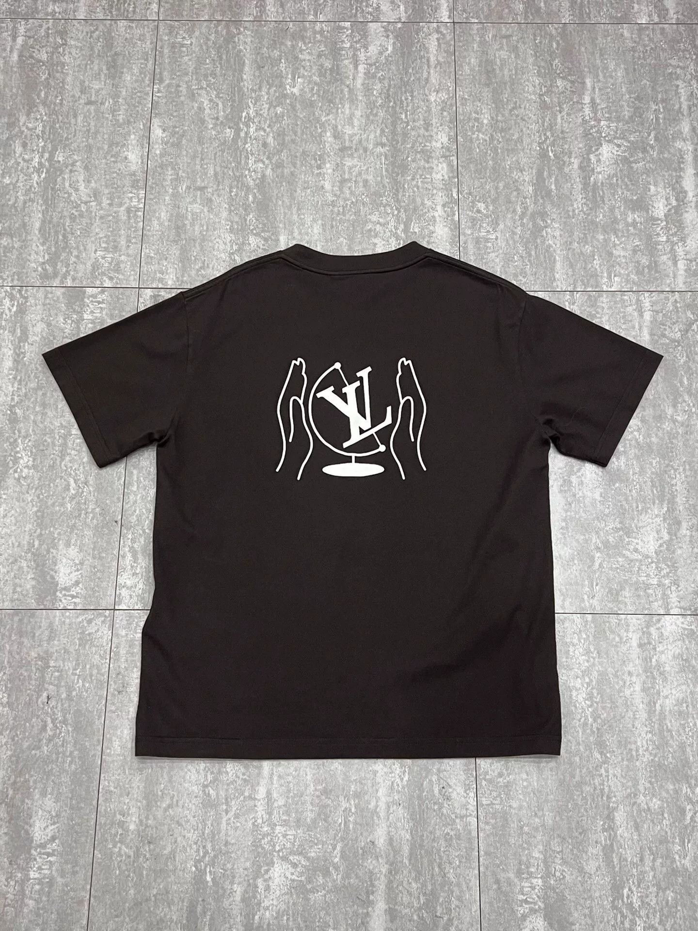Louis Vuitton Louis Vuitton Collab T-Shirt s Men Size US S / EU 44-46 / 1 - 2 Thumbnail