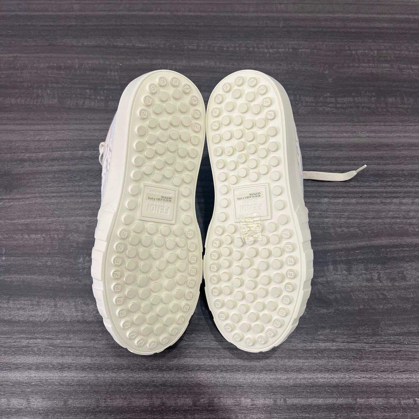 Fendi Fendi Beige Lowtop Sneakers us_6 Women Size US 6 / IT 36 - 6 Thumbnail