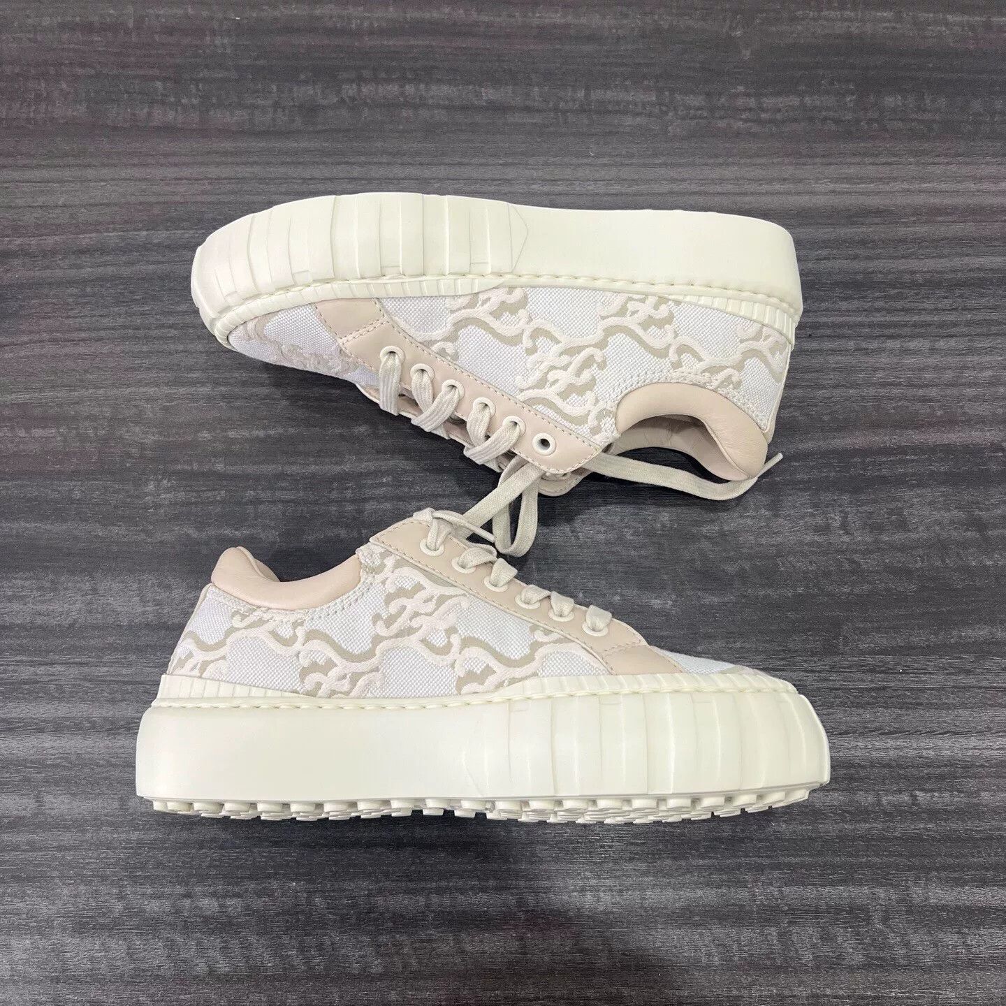 Fendi Fendi Beige Lowtop Sneakers us_6 Women Size US 6 / IT 36 - 3 Thumbnail