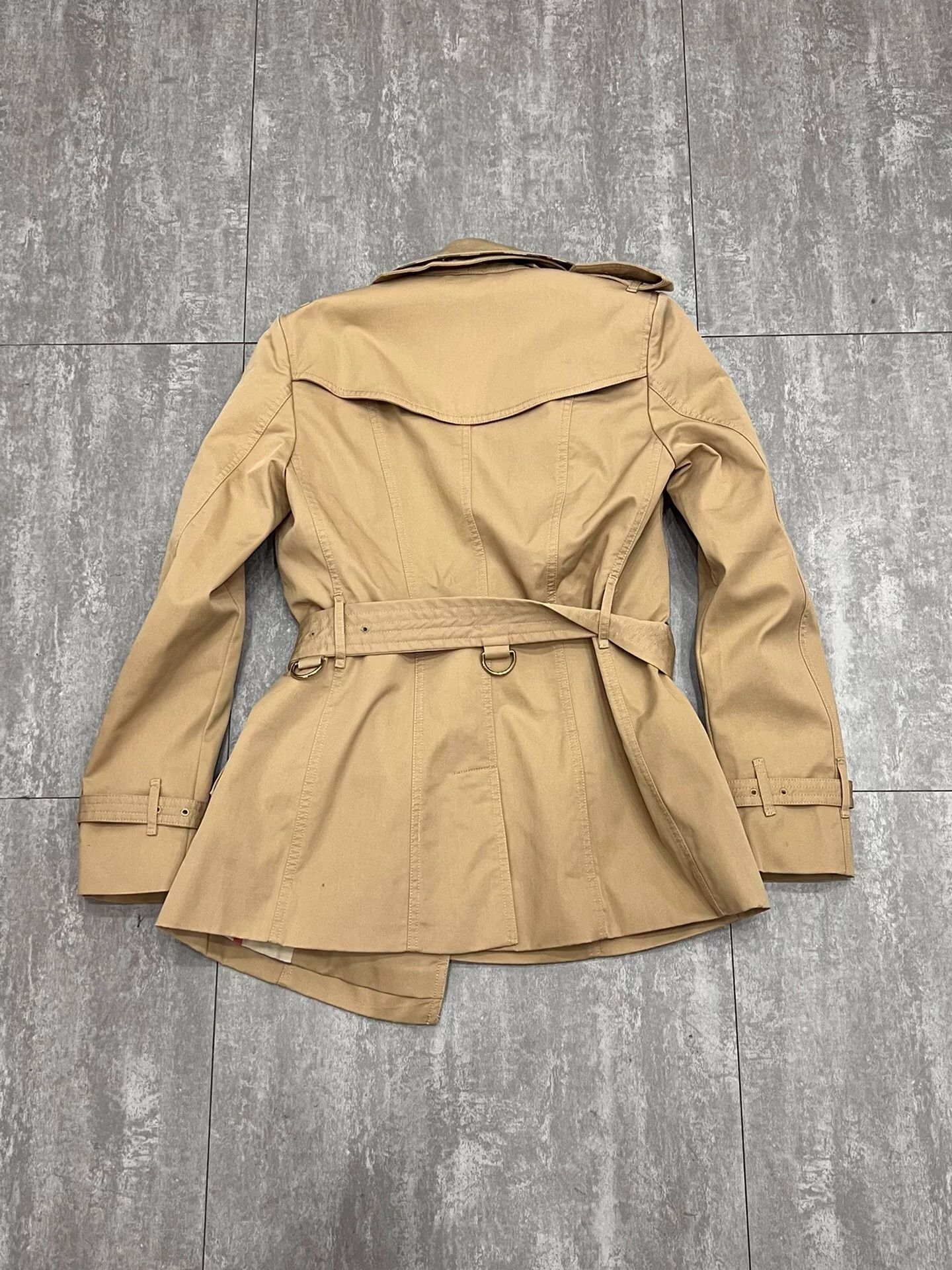 Burberry Burberry Cropped Beige Coat XS Women Size XS / US 0-2 / IT 36-38 - 2 Thumbnail