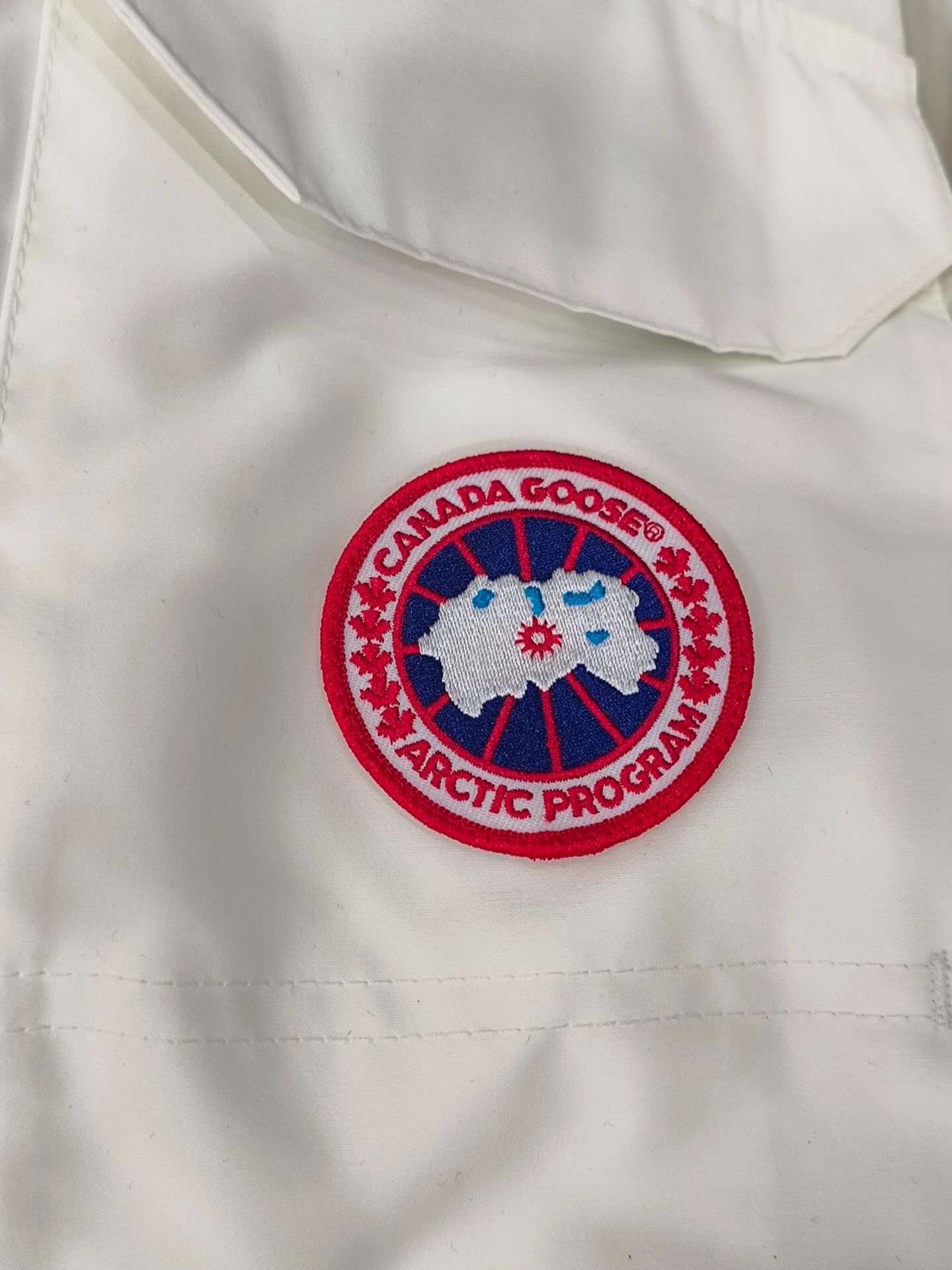 Canada Goose Canada Goose White Heavy Coat l Men Size US L / EU 52-54 / 3 - 6 Thumbnail