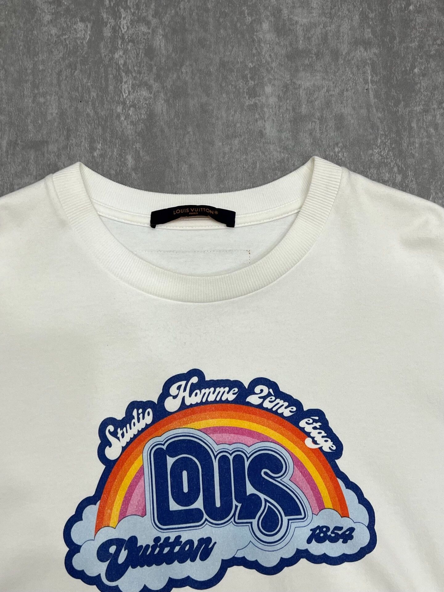 Louis Vuitton Louis Vuitton Printed Rainbow Multi T-Shirt l Men Size US L / EU 52-54 / 3 - 3 Thumbnail