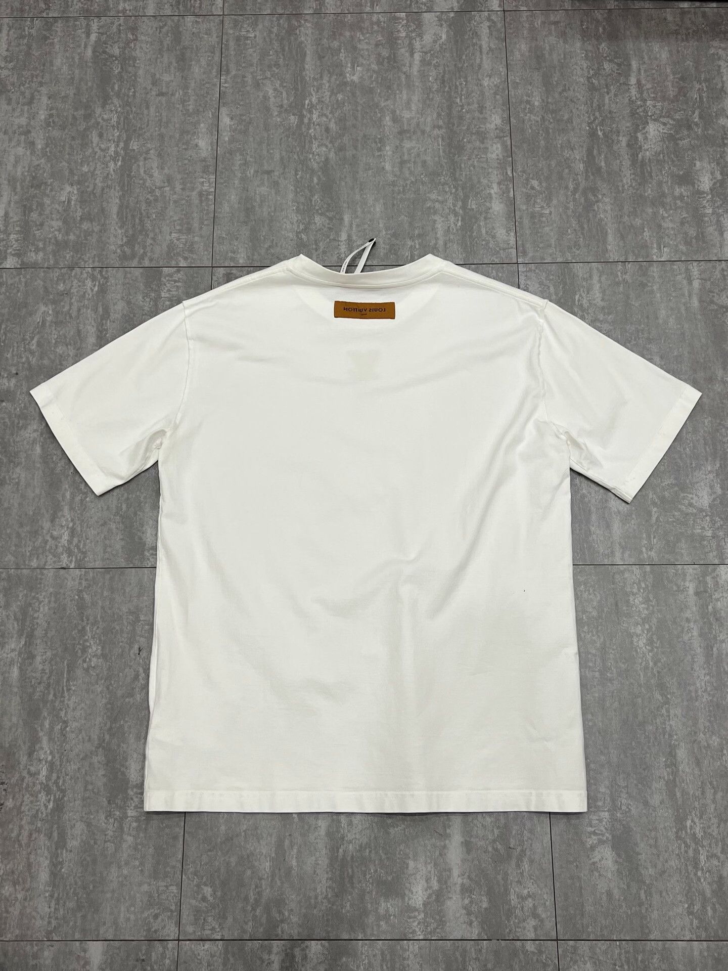 Louis Vuitton Louis Vuitton Retro White T-Shirt xxl Men Size US XXL / EU 58 / 5 - 2 Thumbnail