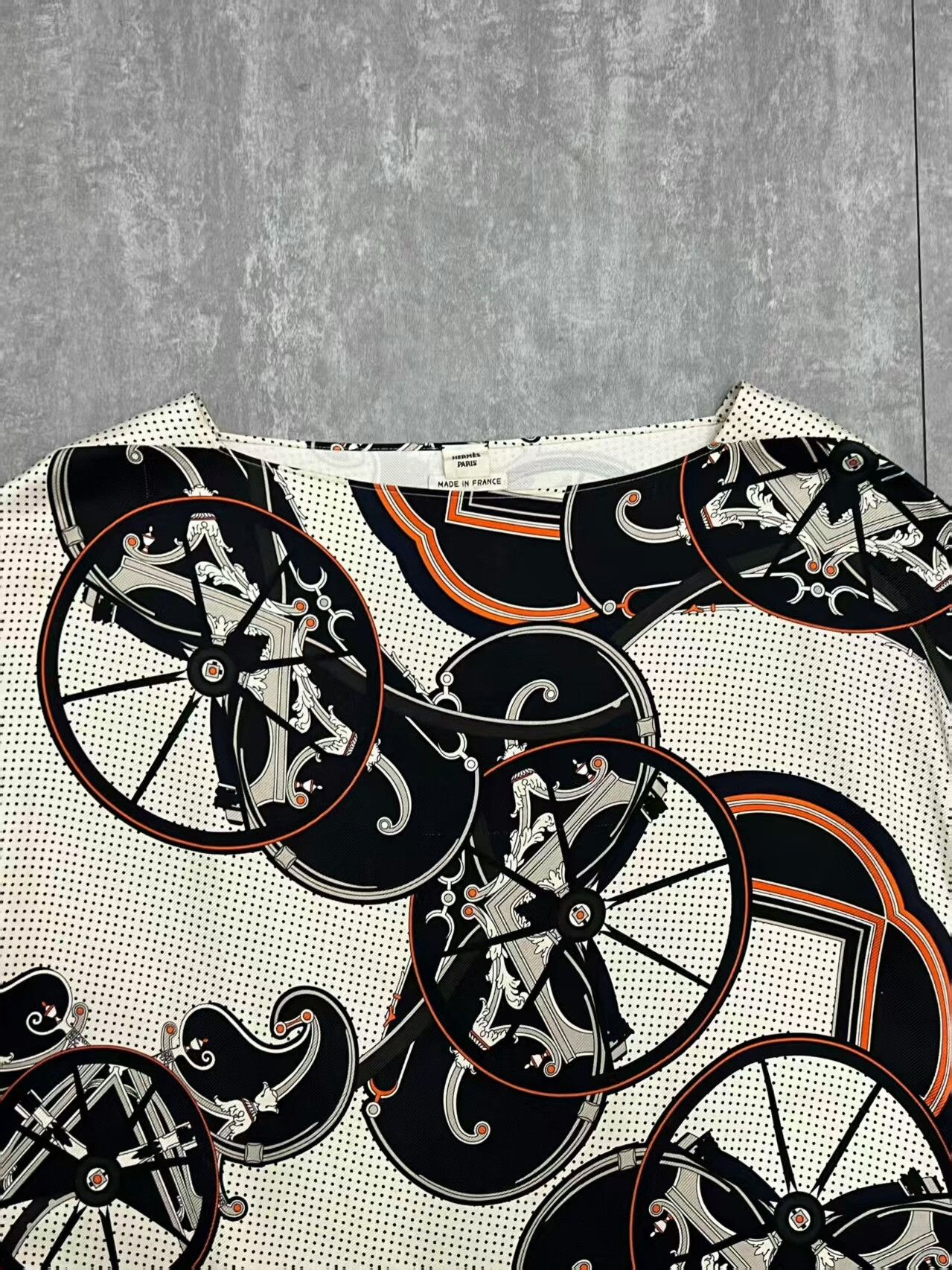 Hermes Hermes Silk Printed T-Shirt S Women Size S / US 4 / IT 40 - 3 Thumbnail