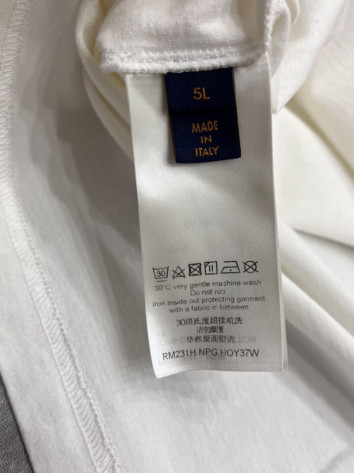 Louis Vuitton Louis Vuitton White T-Shirt m Men Size US M / EU 48-50 / 2 - 6 Thumbnail