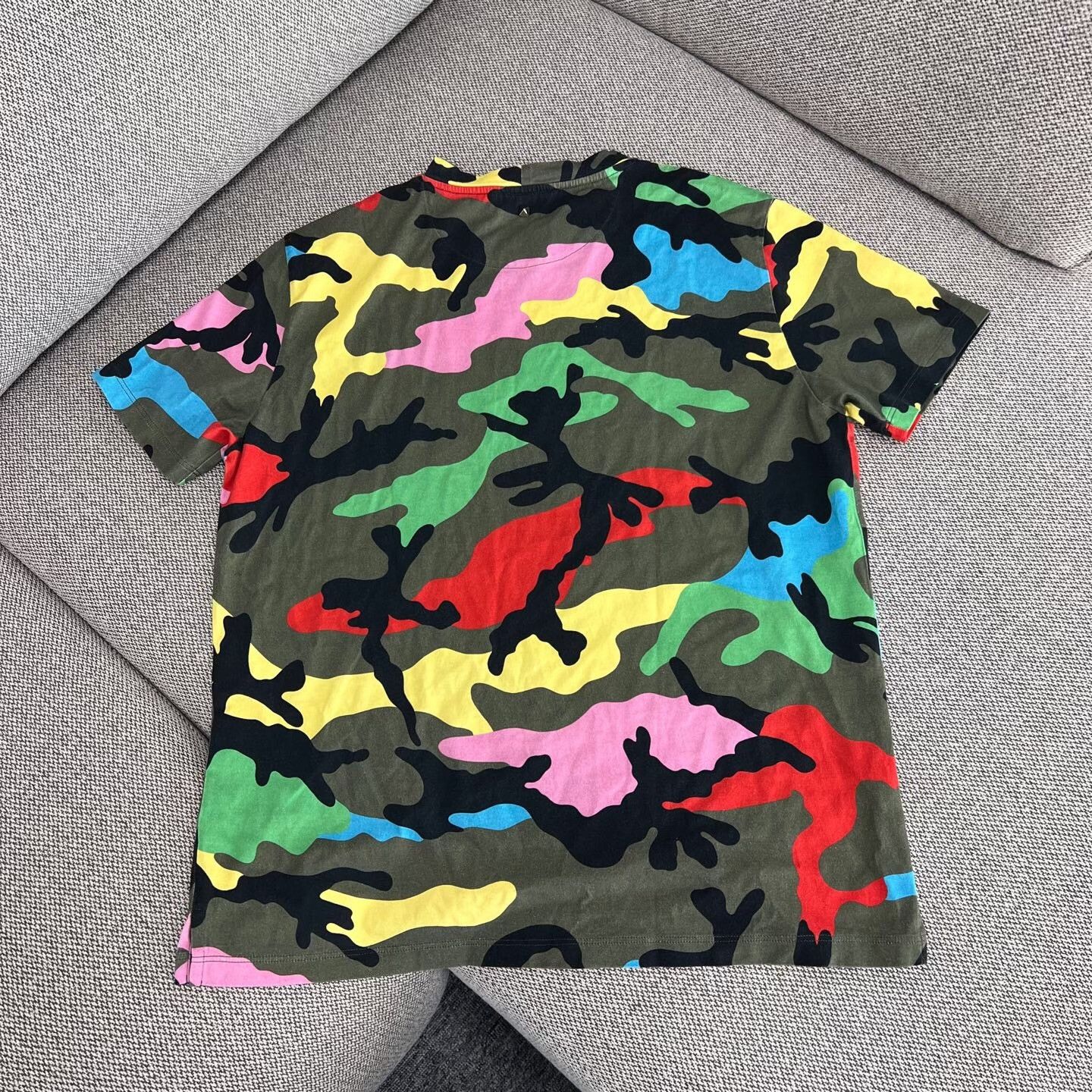 Valentino Valentino Camo T-Shirt S Women Size S / US 4 / IT 40 - 2 Thumbnail