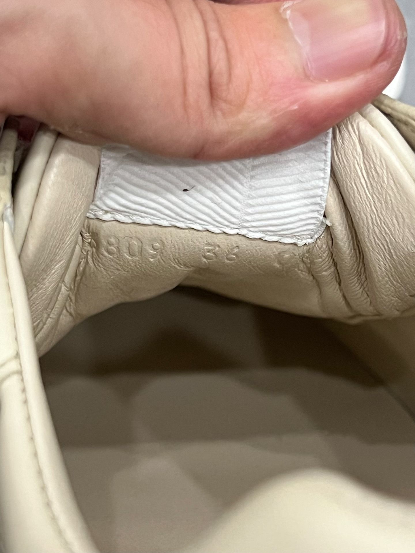 Gucci Gucci Rainbow Multi Lowtop Sneakers us_6 Women Size US 6 / IT 36 - 8 Thumbnail