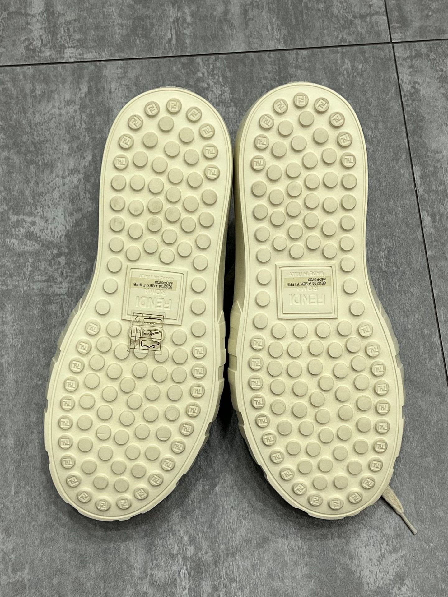 Fendi Fendi Lowtop Sneakers us_6 Women Size US 6 / IT 36 - 6 Thumbnail