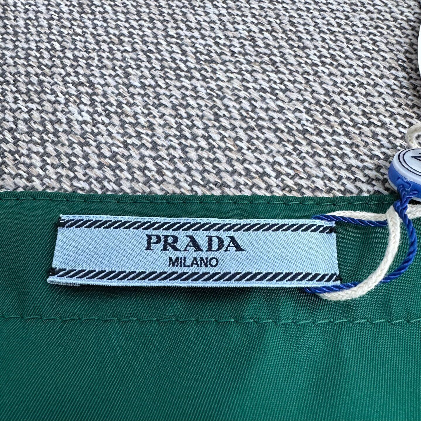 Prada Prada T-Shirt S Women Size S / US 4 / IT 40 - 3 Thumbnail