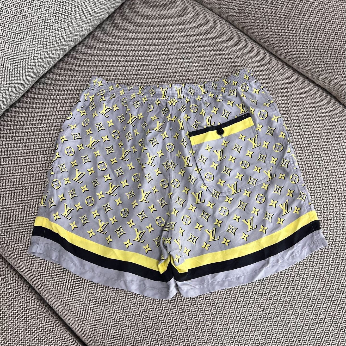 Louis Vuitton Louis Vuitton Silk Blue Shorts 36 Men Size US 36 / EU 52 - 2 Thumbnail