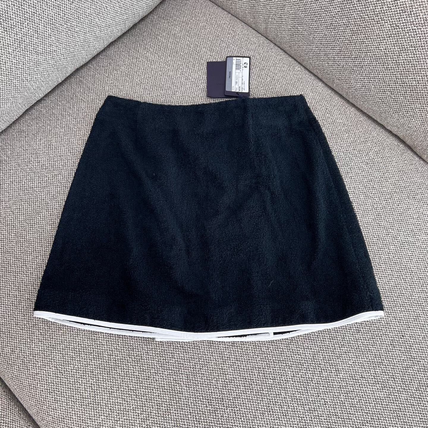 Prada Prada Retro Skirt 40 Women Size 40" / US 18 - 2 Thumbnail