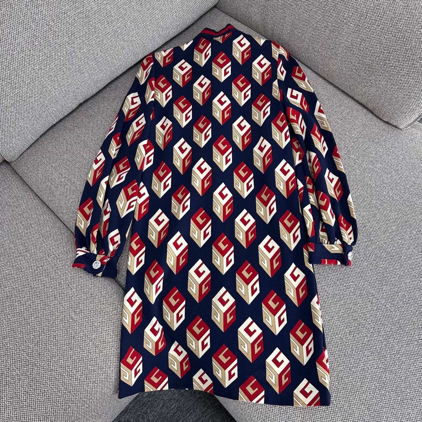 Gucci Gucci Retro Printed T-Shirt S Women Size S / US 4 / IT 40 - 2 Thumbnail