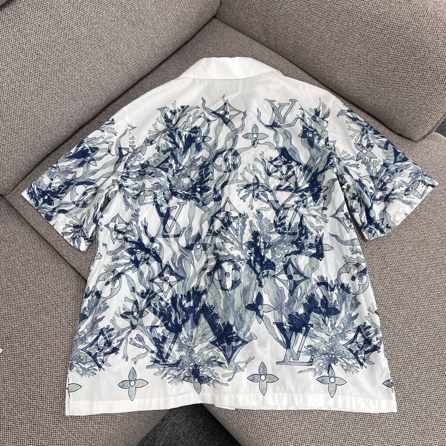 Louis Vuitton Louis Vuitton Multi Shirt l Men Size US L / EU 52-54 / 3 - 2 Thumbnail