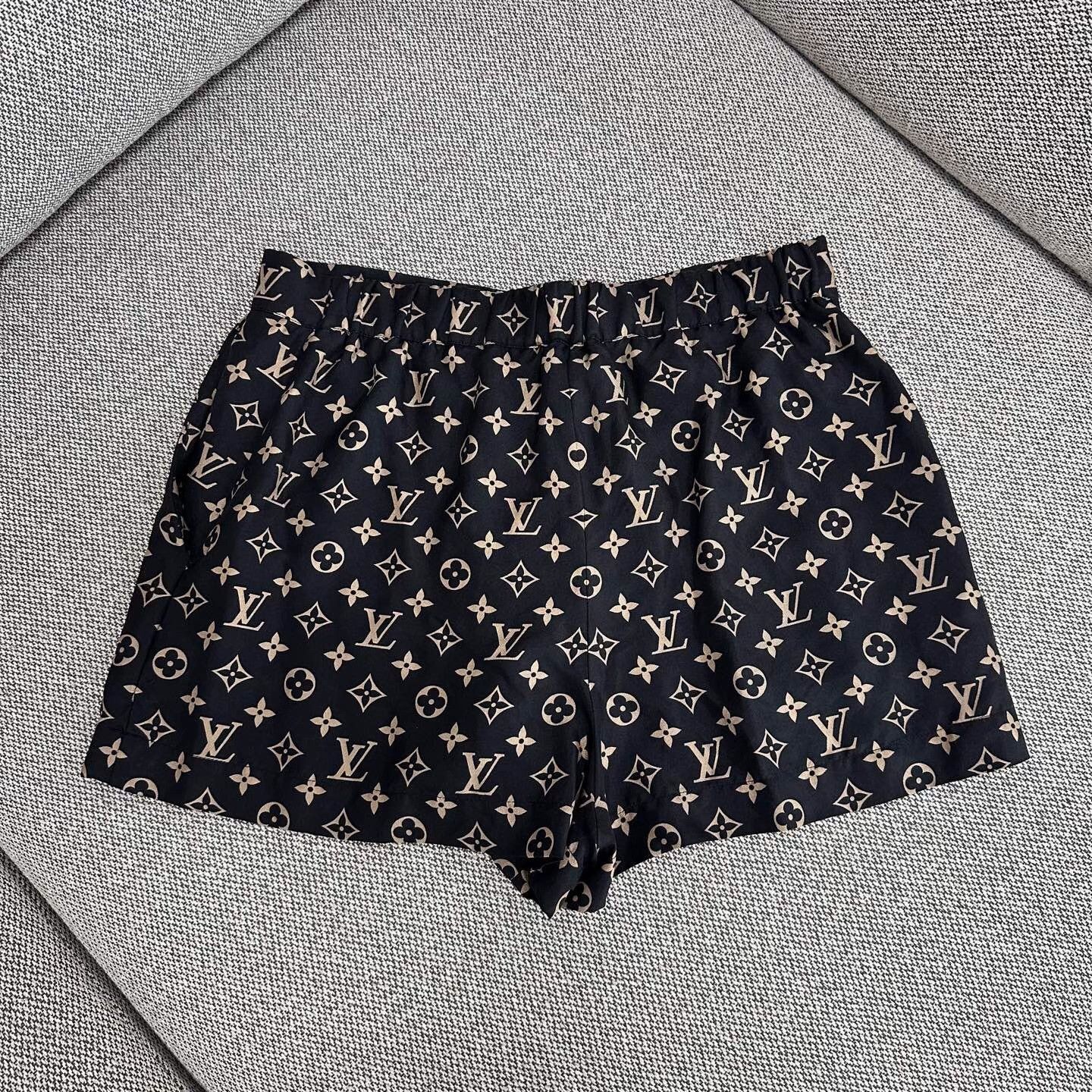 Louis Vuitton Louis Vuitton Silk Pants 24 Women Size 24" / US 00 / IT 34 - 2 Thumbnail
