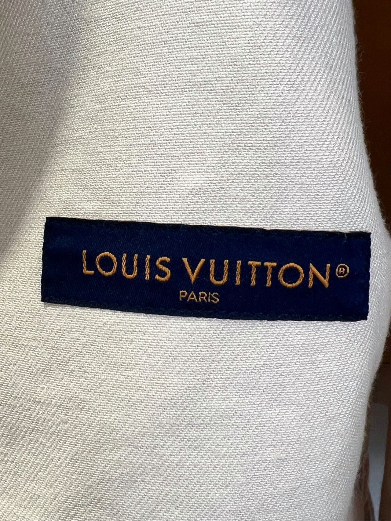 Louis Vuitton Louis Vuitton Beige Shirt m Men Size US M / EU 48-50 / 2 - 5 Thumbnail