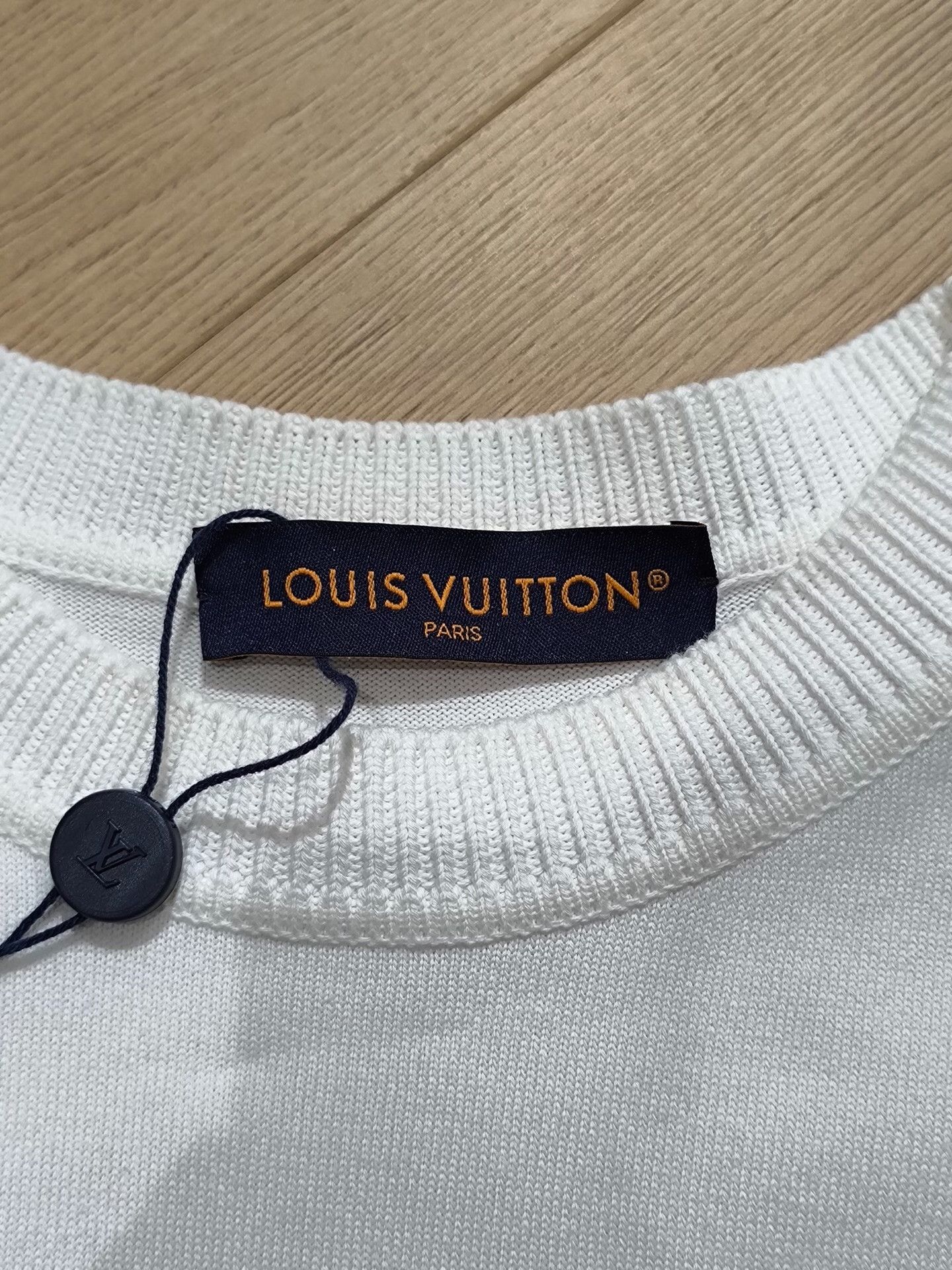 Louis Vuitton Louis Vuitton Limited White T-Shirt l Men Size US L / EU 52-54 / 3 - 4 Thumbnail