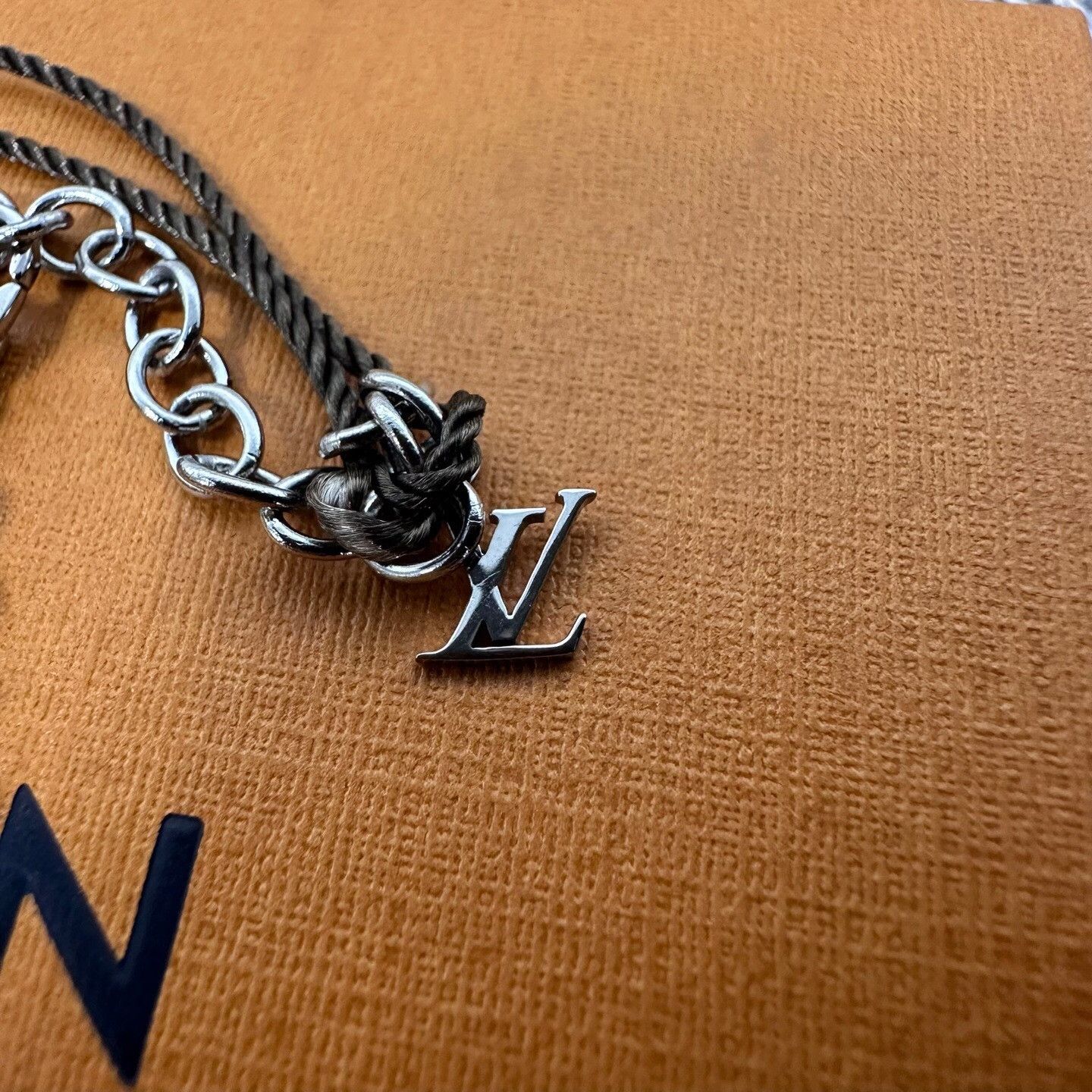 Louis Vuitton Louis Vuitton Metallic Gold Jewelry S Men Size ONE SIZE - 4 Thumbnail
