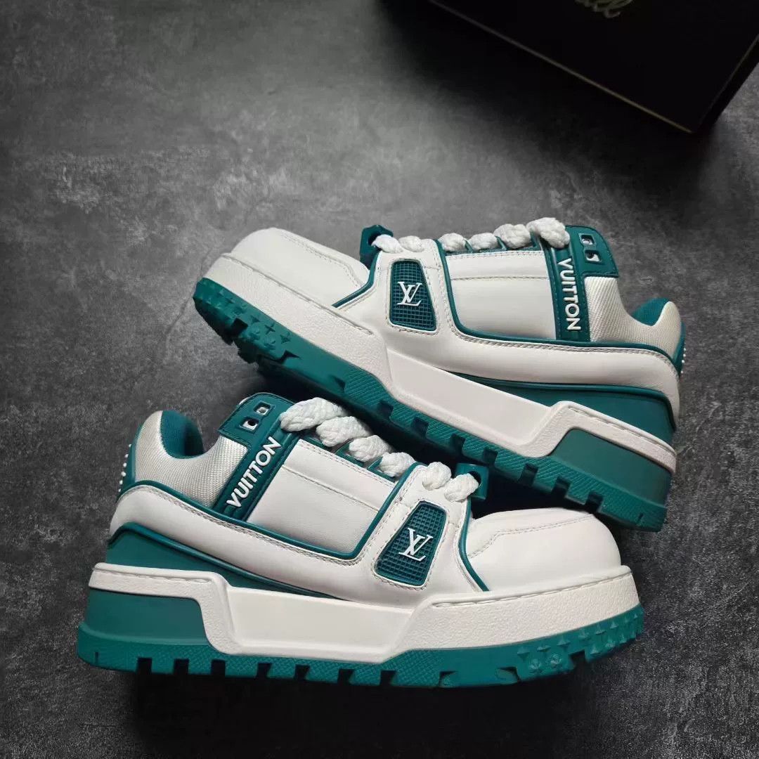 Louis Vuitton Louis Vuitton Training Green Lowtop Sneakers 36 Women Size US 6 / IT 36 - 2 Thumbnail