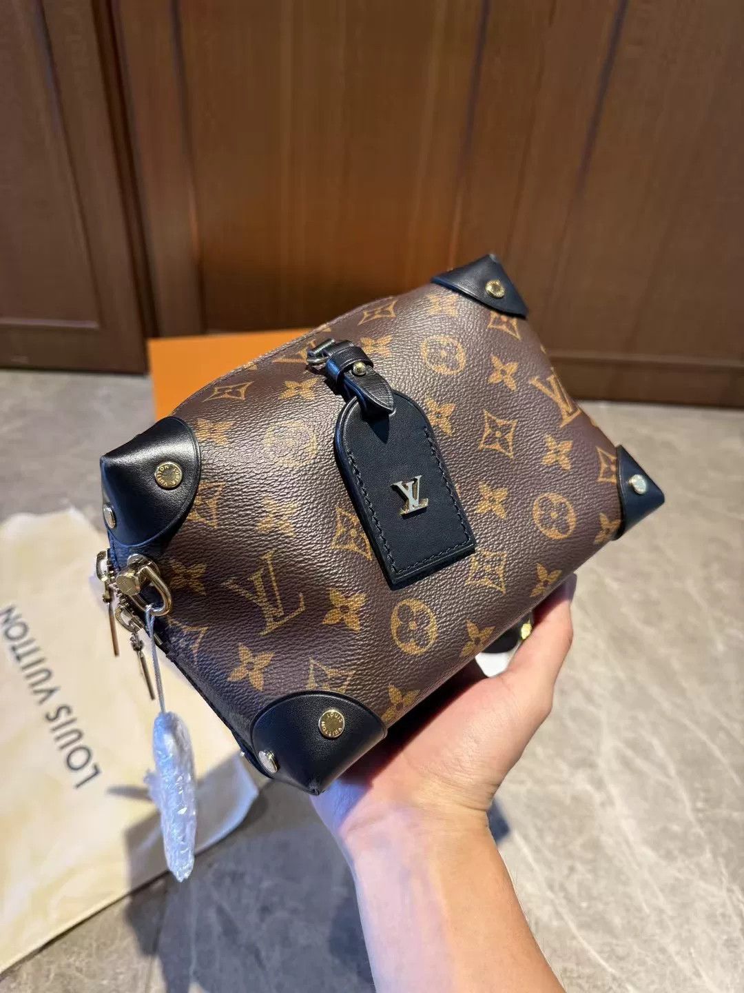 Louis Vuitton Louis Vuitton Shoulder Bag M Women Size ONE SIZE - 2 Thumbnail
