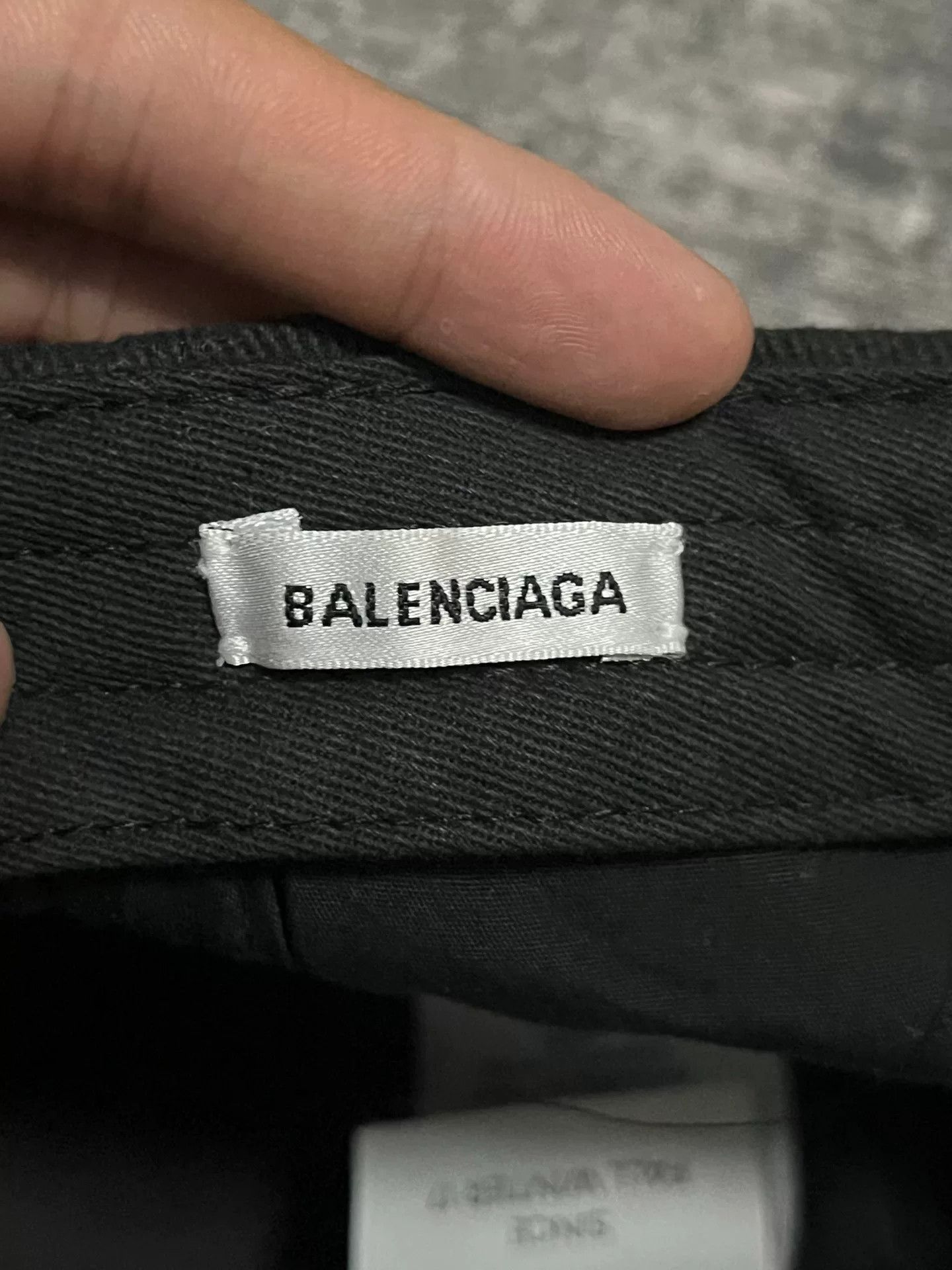 Balenciaga Balenciaga Retro Embroidered Hat XS Men Size ONE SIZE - 2 Thumbnail