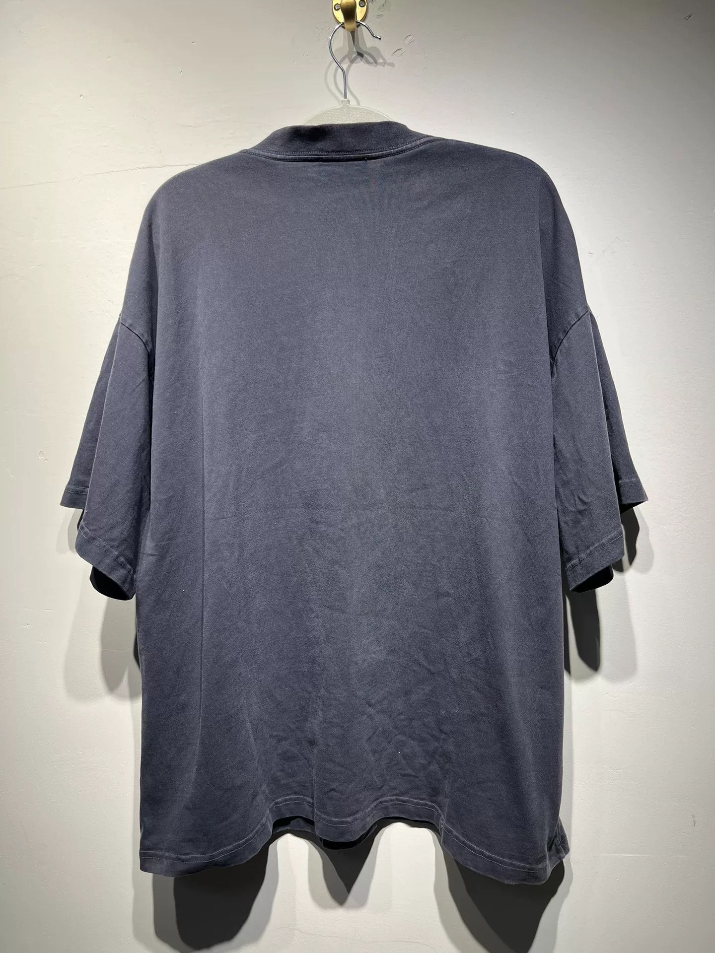 Balenciaga Balenciaga T-Shirt 2 Men Size US XS / EU 42 / 0 - 2 Thumbnail