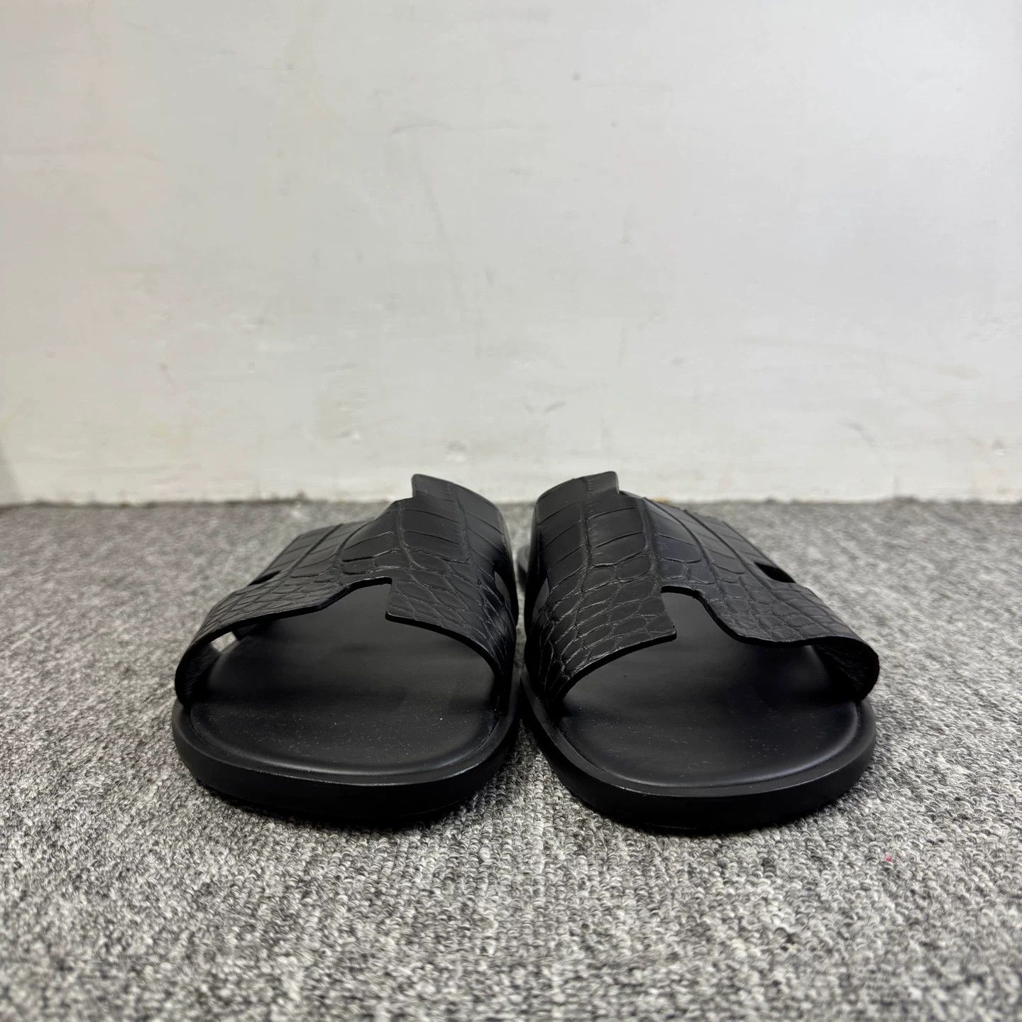Hermes Hermes Crocodile Leather Slippers Size US 10 / EU 43 - 2 Thumbnail