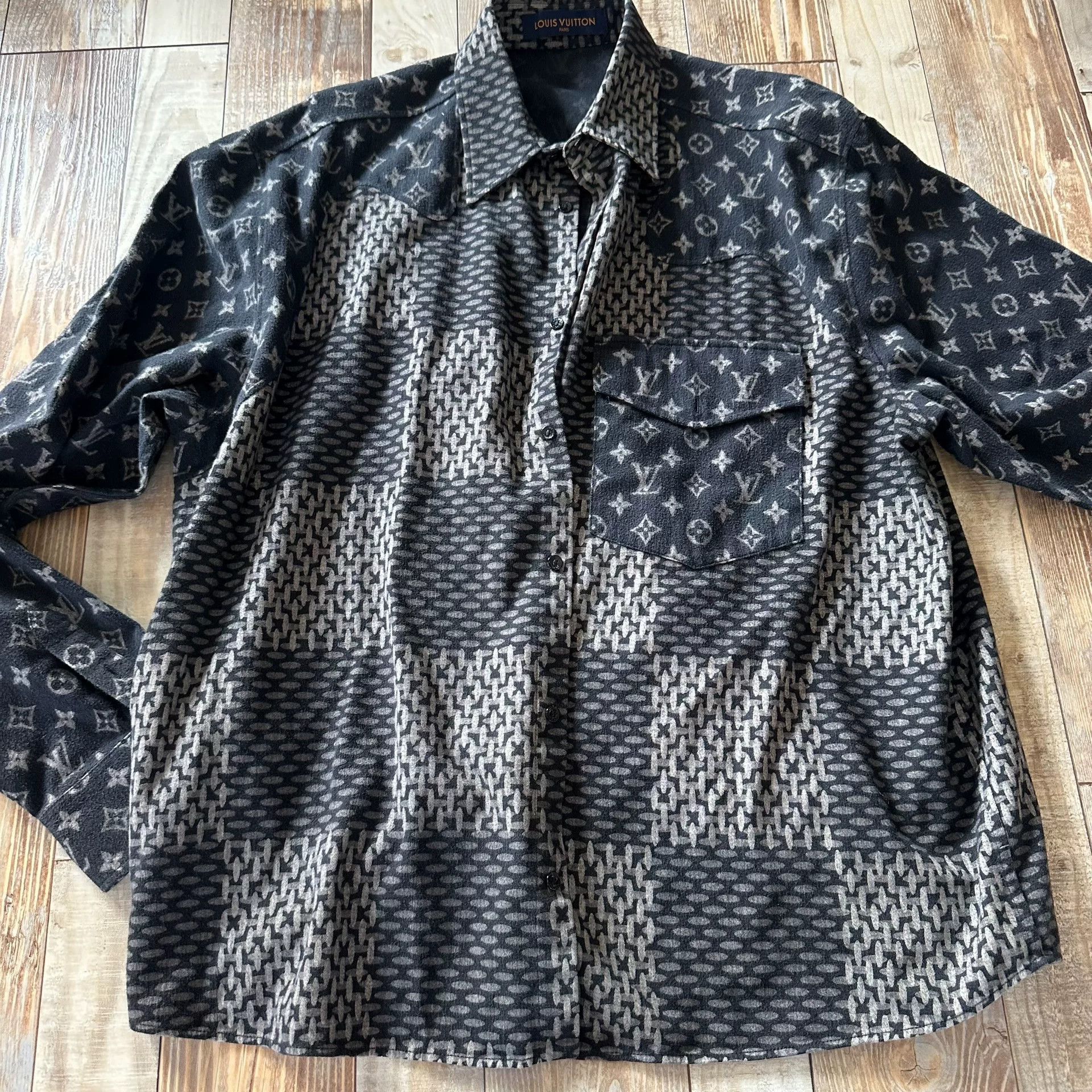 Louis Vuitton Louis Vuitton x Nigo Patchwork Monogram Shirt Size US XXL / EU 58 / 5 - 4 Thumbnail