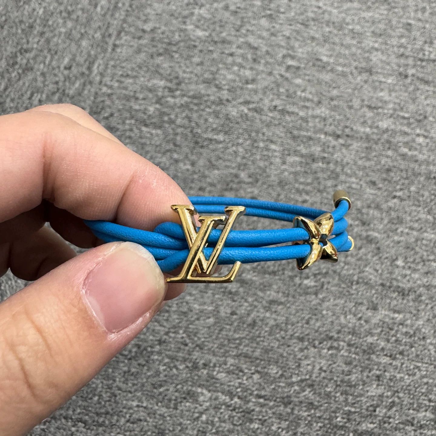 Louis Vuitton Louis Vuitton LV Bloom Bracelet Size ONE SIZE - 3 Thumbnail