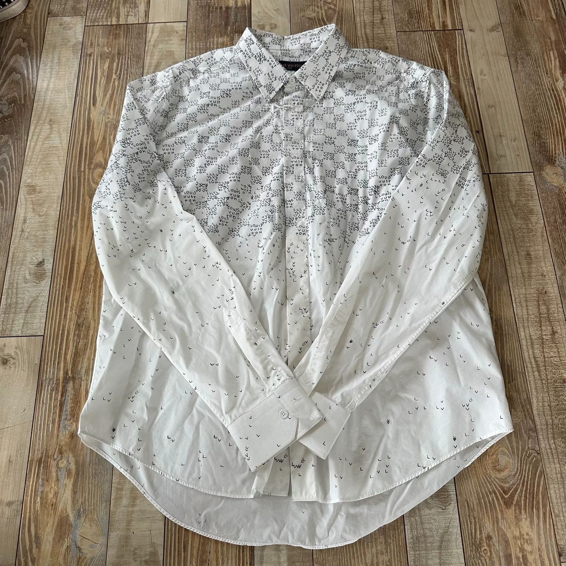 Louis Vuitton Louis Vuitton Airplane Logo Print Shirt Size US XL / EU 56 / 4 - 4 Thumbnail