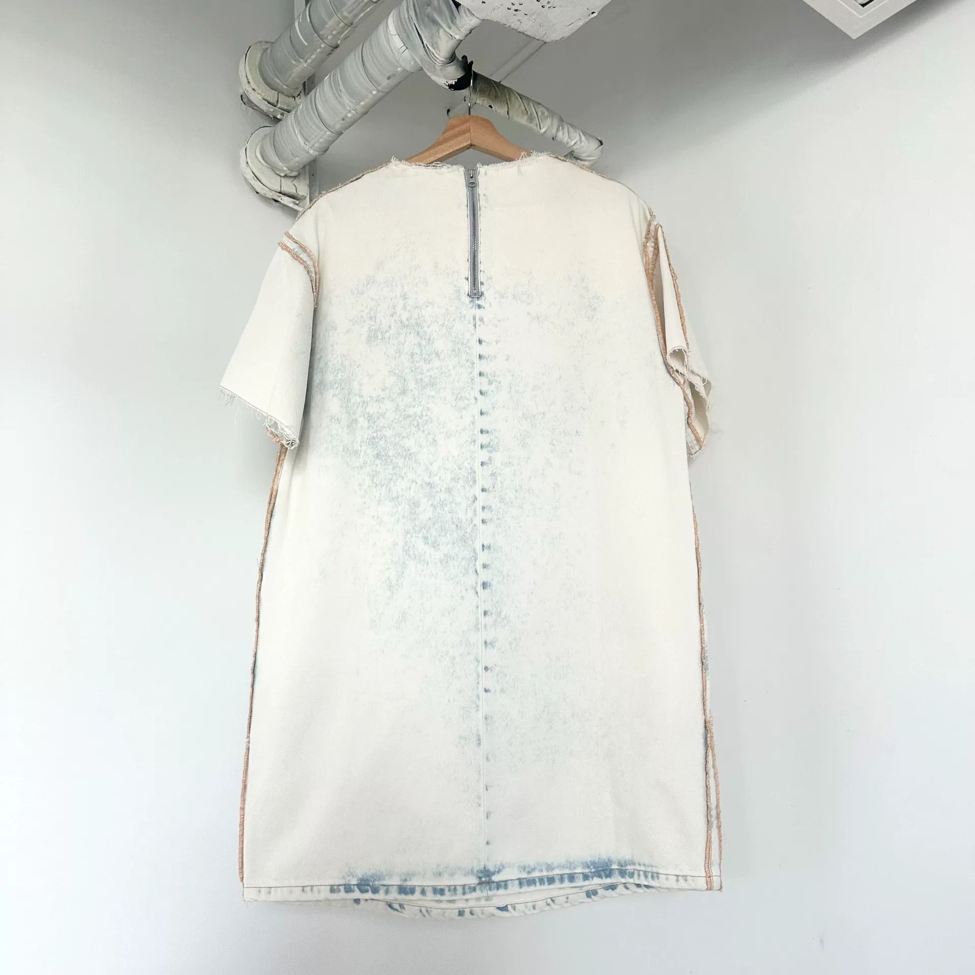 MM6 Maison Margiela MM6 Distressed Denim Mid-Length Top Size XS / US 0-2 / IT 36-38 - 2 Thumbnail
