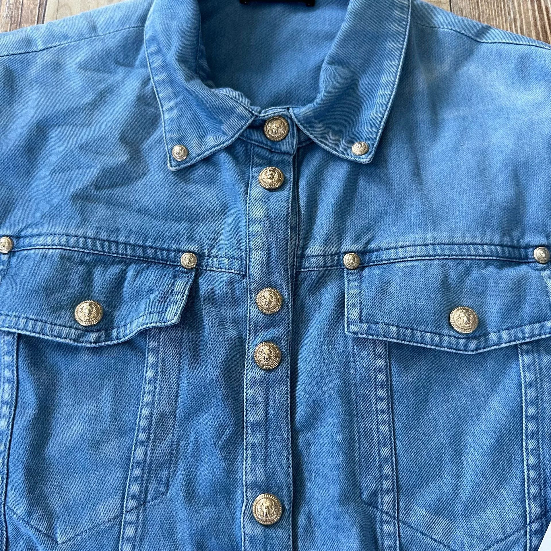 Balmain Balmain Lion Head Button Denim Shirt Size US XS / EU 42 / 0 - 6 Thumbnail