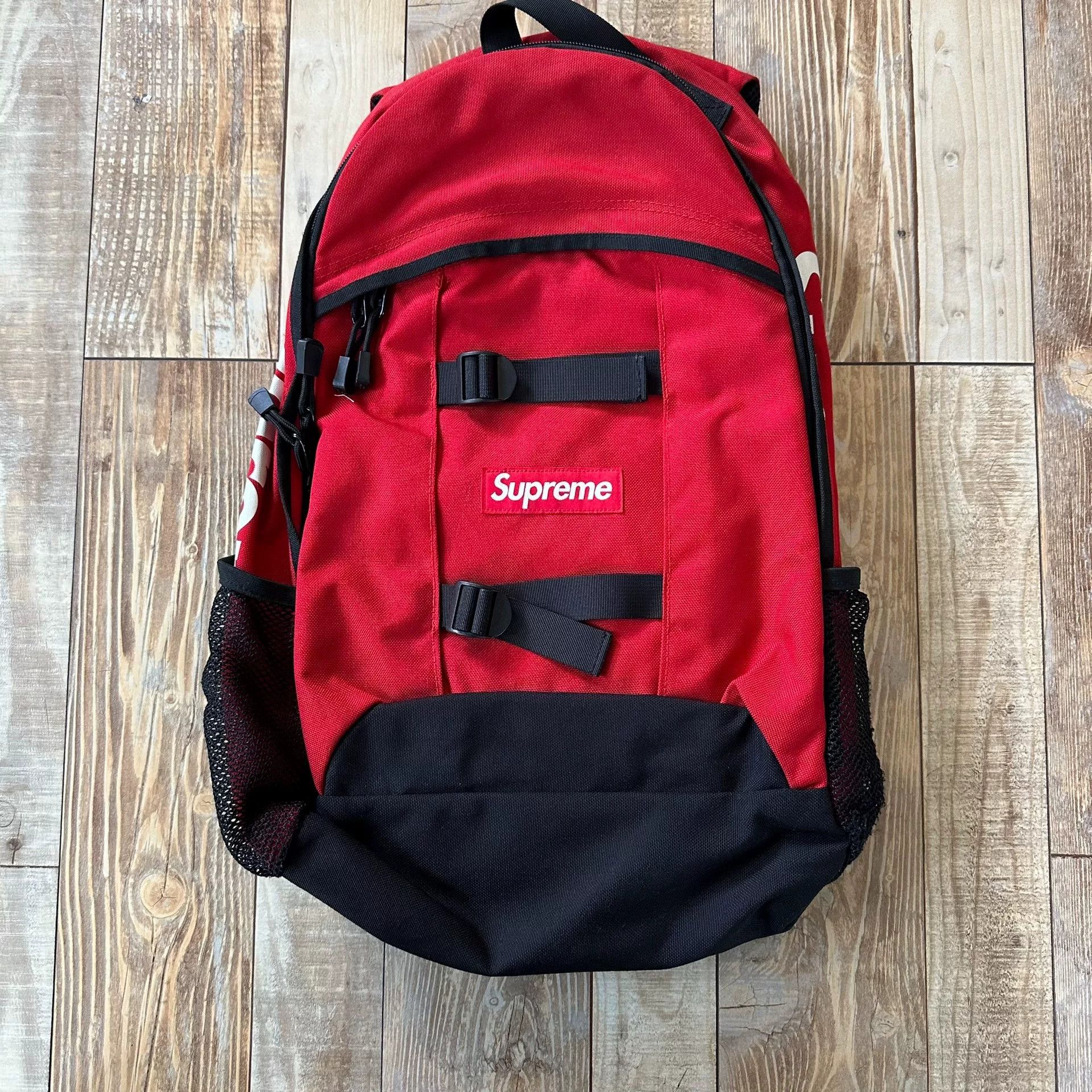 Supreme Supreme Red Logo Sports Backpack Size ONE SIZE - 3 Thumbnail