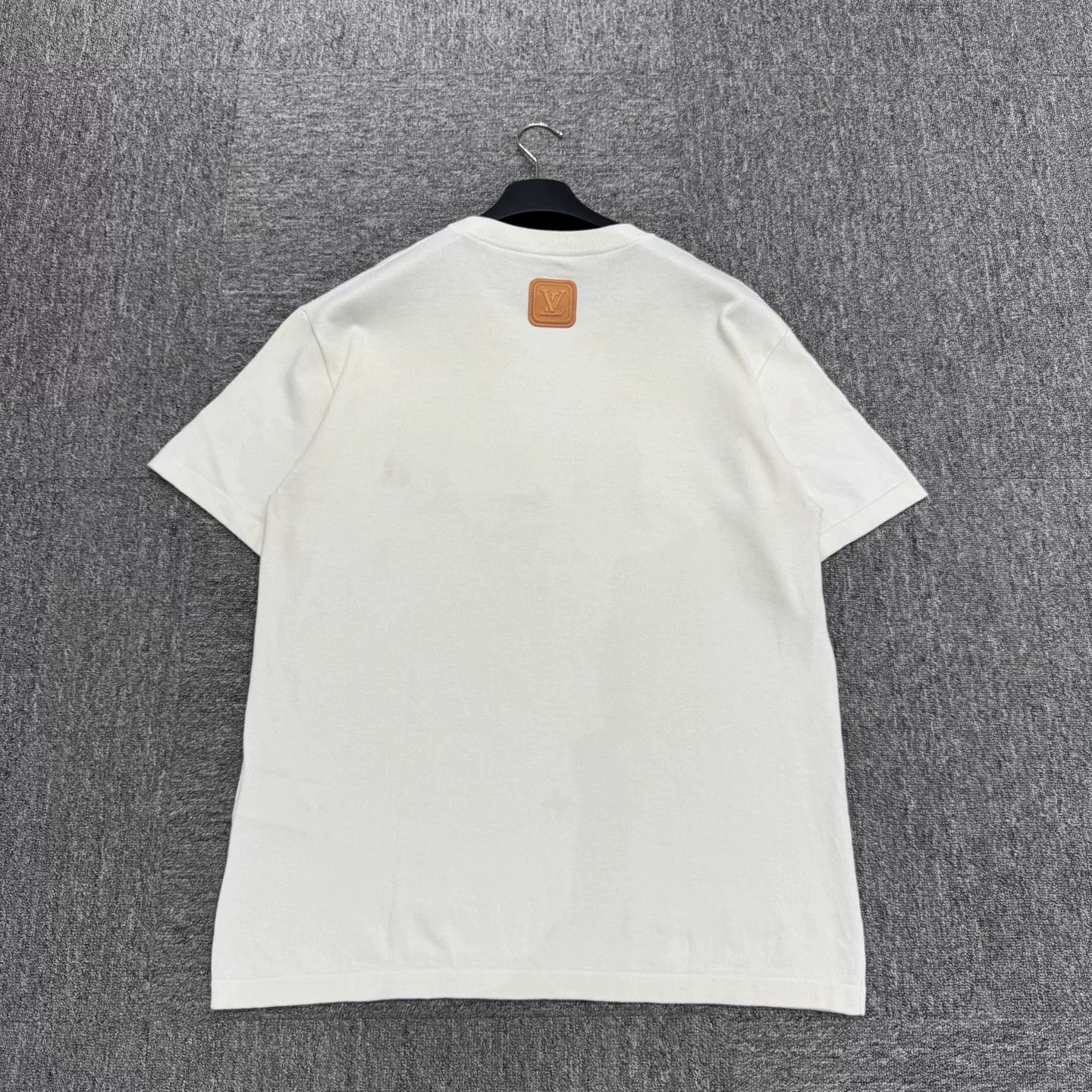 Louis Vuitton Louis Vuitton LV Leather Label Knit T-Shirt Size US L / EU 52-54 / 3 - 7 Thumbnail