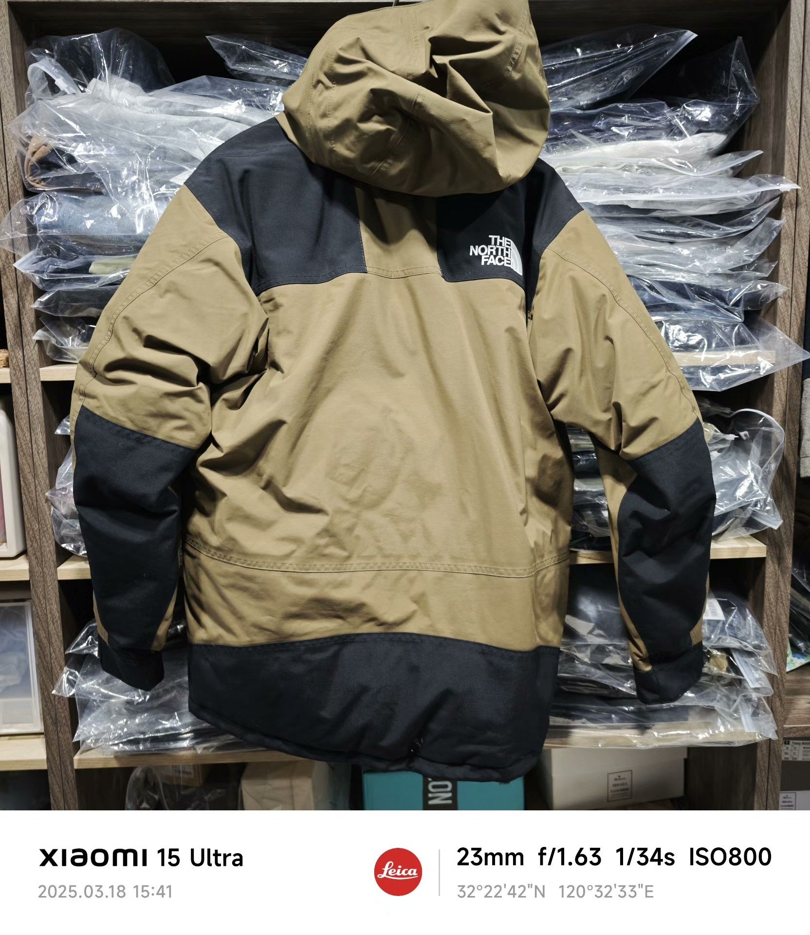 The North Face TNF Mountain Down Jacket Size US L / EU 52-54 / 3 - 2 Thumbnail