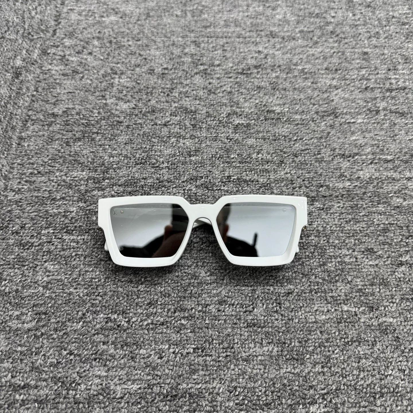 Louis Vuitton Louis Vuitton Millionaire Sunglasses Size ONE SIZE - 2 Thumbnail