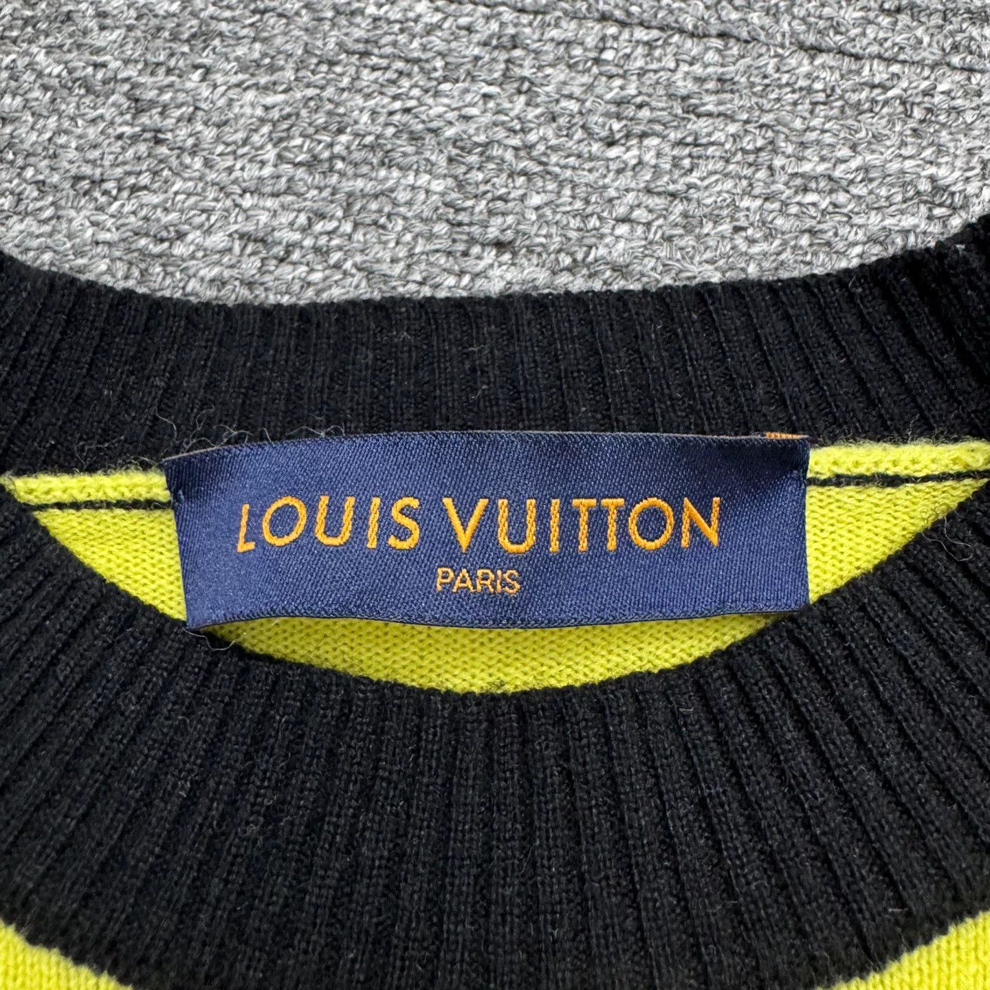 Louis Vuitton Louis Vuitton Two-Tone Wool Sweater Size US M / EU 48-50 / 2 - 2 Thumbnail
