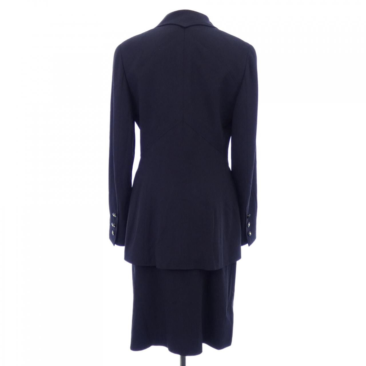 Chanel Chanel Chanel Vintage Suit Textile Suits P07966V05508 DUTY FREE for USA Size ONE SIZE - 2 Thumbnail