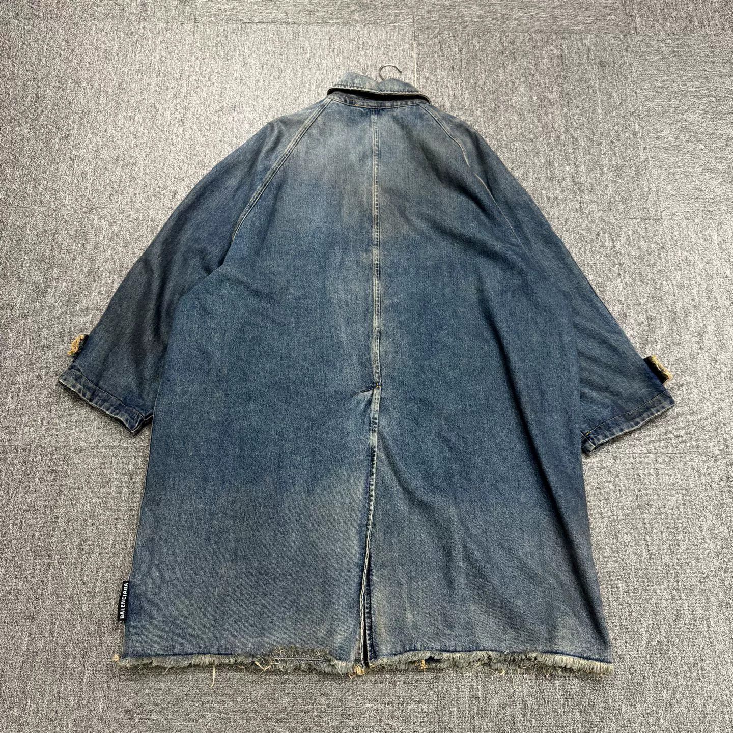 Balenciaga Balenciaga Runway Distressed Denim Coat Size US S / EU 44-46 / 1 - 5 Thumbnail