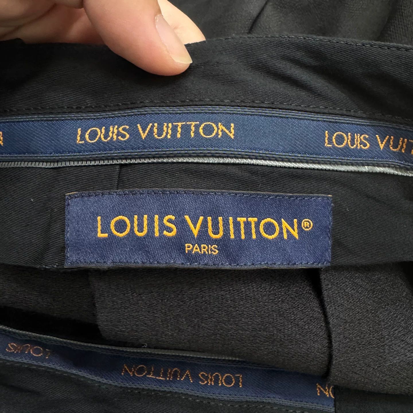Louis Vuitton Louis Vuitton Pharrell Damier Pleated Shorts Size 42" / US 20 - 2 Thumbnail