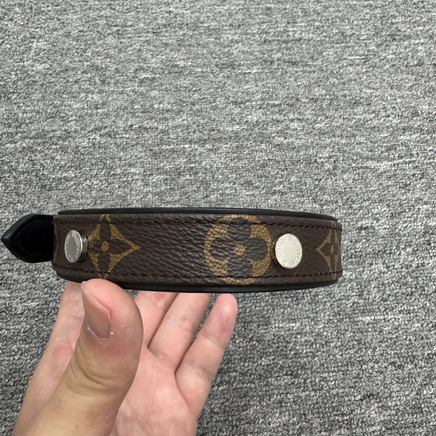 Louis Vuitton Louis Vuitton Monogram Bracelet Size ONE SIZE - 3 Thumbnail